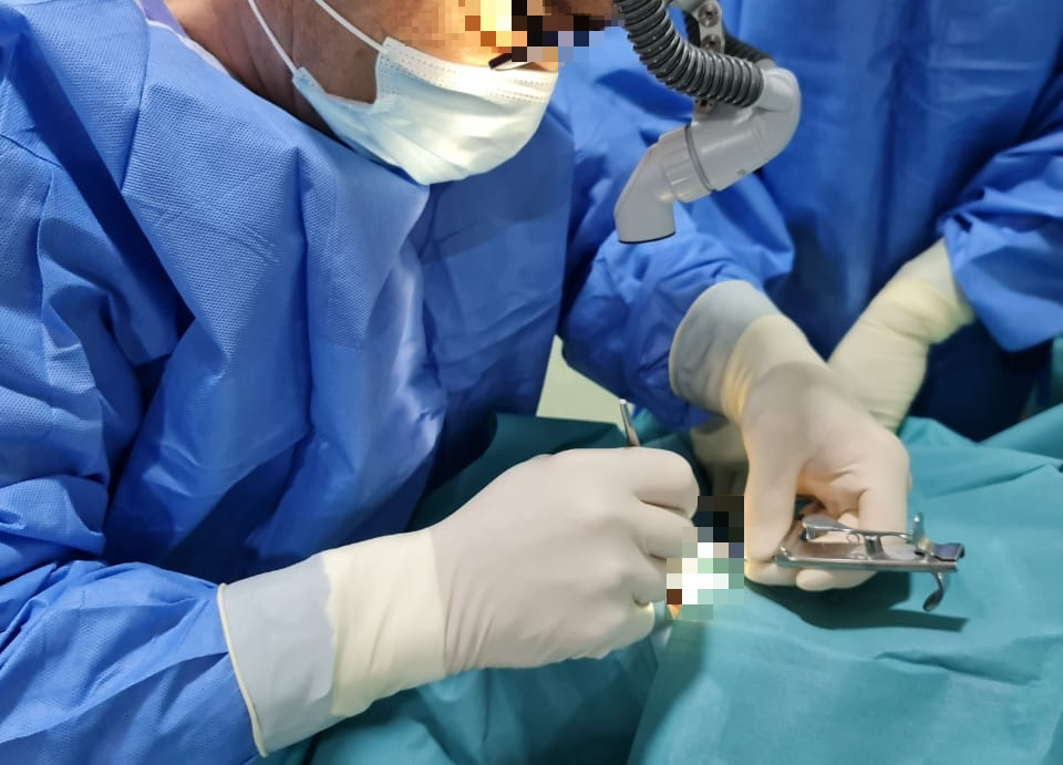 Nam sinh 17 tuổi khám nghẹt mũi lộ ra khối u "ăn" hộp sọ, bác sĩ nhắc: "Có 3 dấu hiệu phải đến bệnh viện ngay" - Ảnh 3.