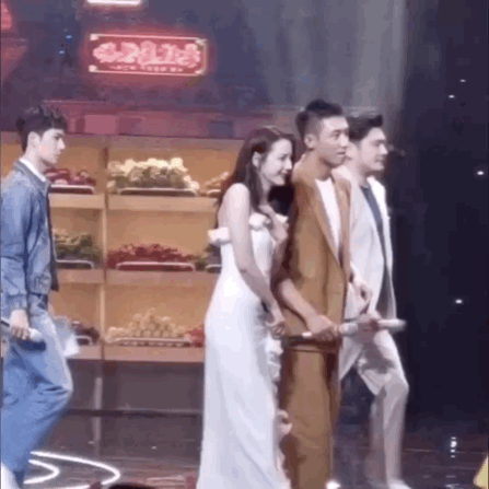 Người đ&agrave;n &ocirc;ng l&agrave; vết nhơ duy nhất của Địch Lệ Nhiệt Ba- Ảnh 2.