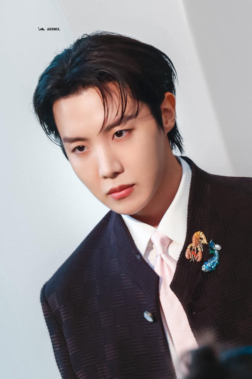 Nam nghệ sĩ đang c&agrave;n qu&eacute;t MXH chỉ bằng 15 gi&acirc;y: Cỗ m&aacute;y nhảy nổi tiếng to&agrave;n cầu, t&agrave;i sản bạc tỷ nghe m&agrave; kinh ngạc- Ảnh 10.