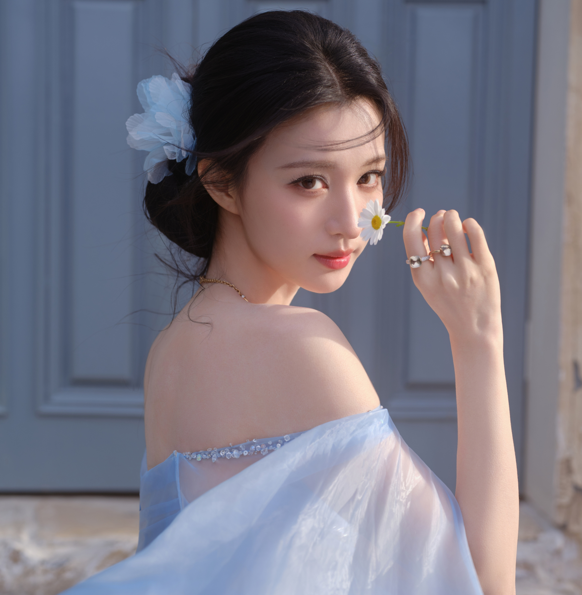 Bức ảnh đẹp ph&aacute;t sốc khiến Vương Sở Nhi&ecirc;n bị mắng "c&ocirc; ta cũng chẳng kh&aacute;c g&igrave; Trương Lăng H&aacute;ch"- Ảnh 8.