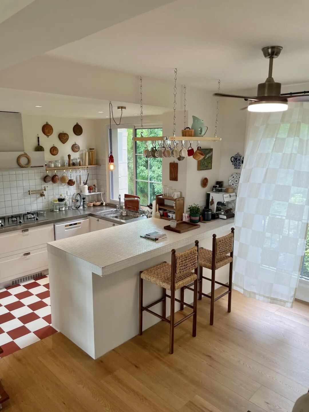 8 &yacute; tưởng thiết kế nh&agrave; cực th&ocirc;ng minh: Chi ph&iacute; thấp nhưng gi&uacute;p kh&ocirc;ng gian đẹp v&agrave; tiện nghi hơn hẳn- Ảnh 11.