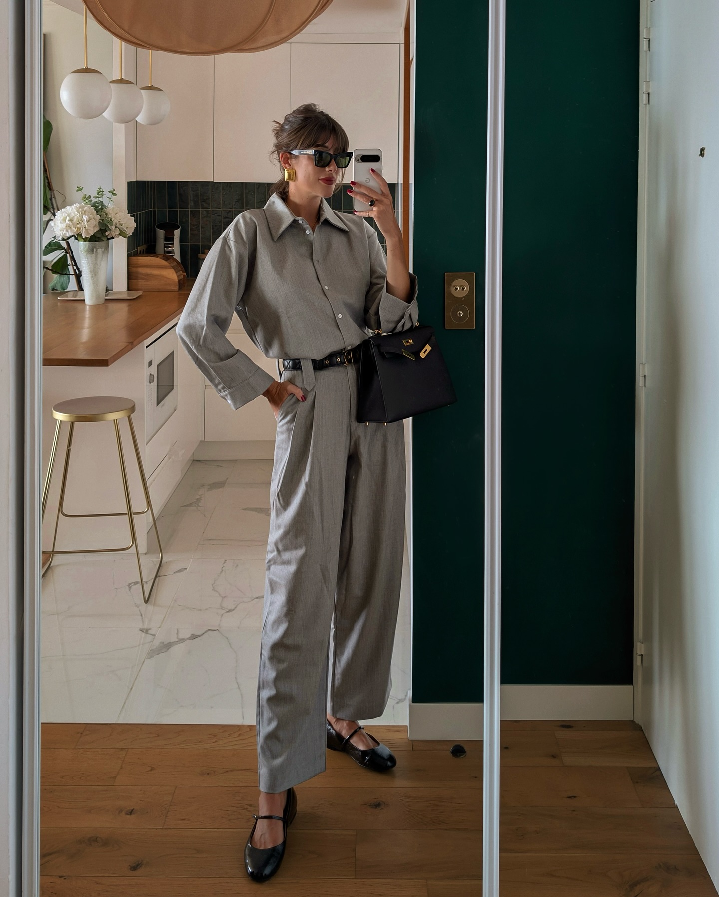 Mặc đồ c&ocirc;ng sở đẹp như phụ nữ Ph&aacute;p với 4 c&ocirc;ng thức- Ảnh 7.