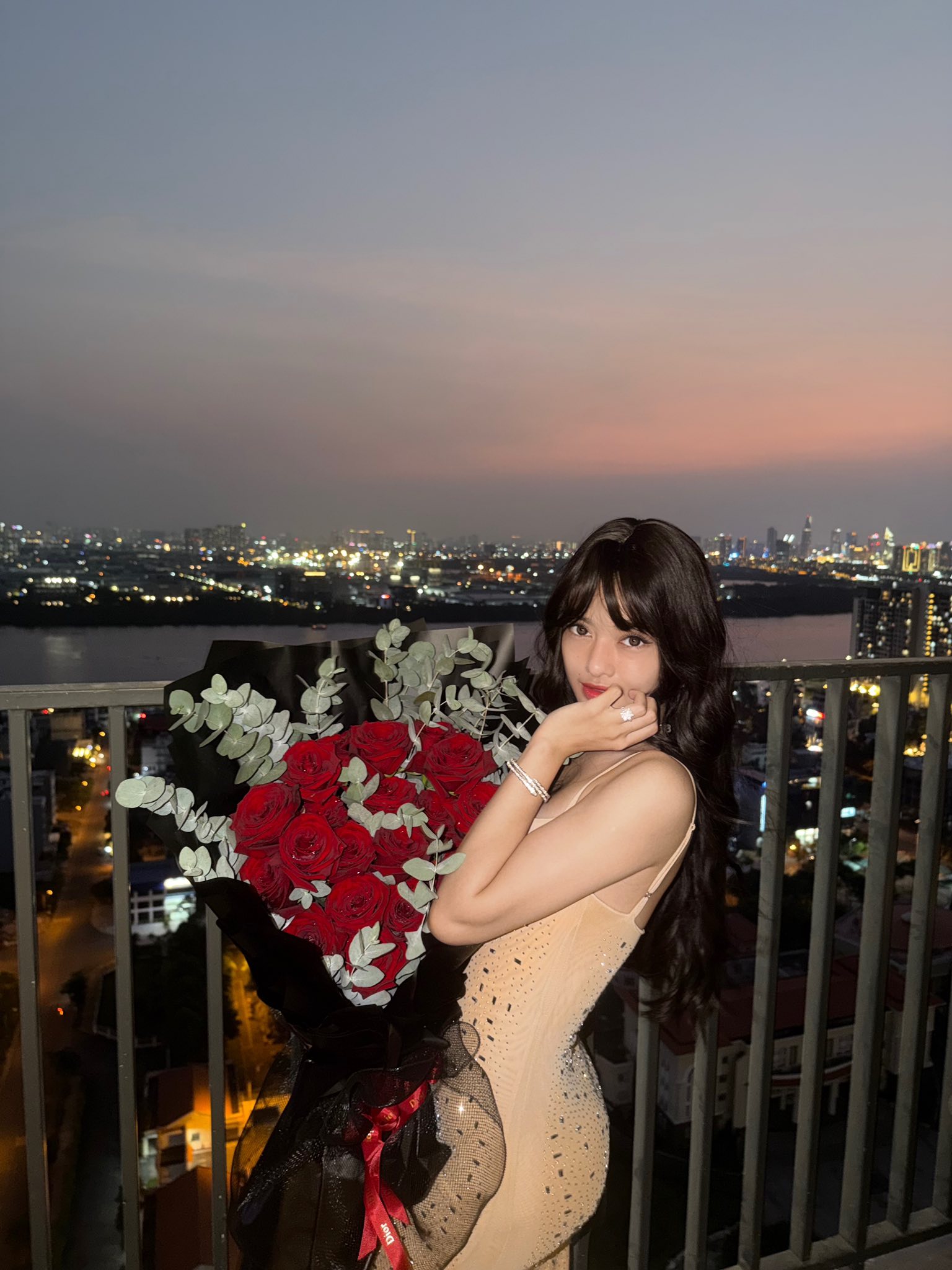 Lona Kiều Loan l&ecirc;n tiếng về bức ảnh b&eacute; trai nghi l&agrave; con đầu l&ograve;ng: "Trẻ con kh&ocirc;ng c&oacute; lỗi!"- Ảnh 6.