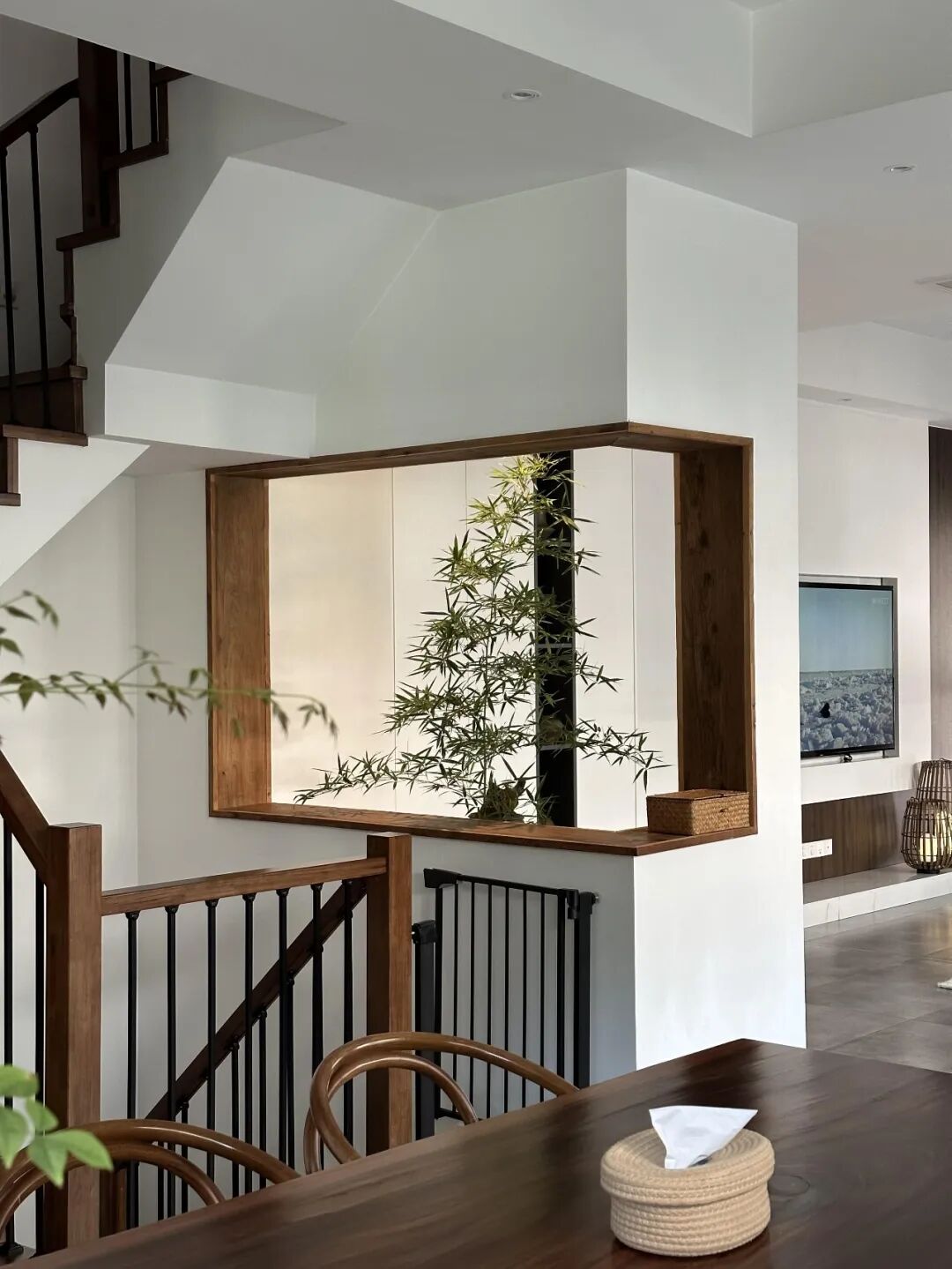 8 &yacute; tưởng thiết kế nh&agrave; cực th&ocirc;ng minh: Chi ph&iacute; thấp nhưng gi&uacute;p kh&ocirc;ng gian đẹp v&agrave; tiện nghi hơn hẳn- Ảnh 1.