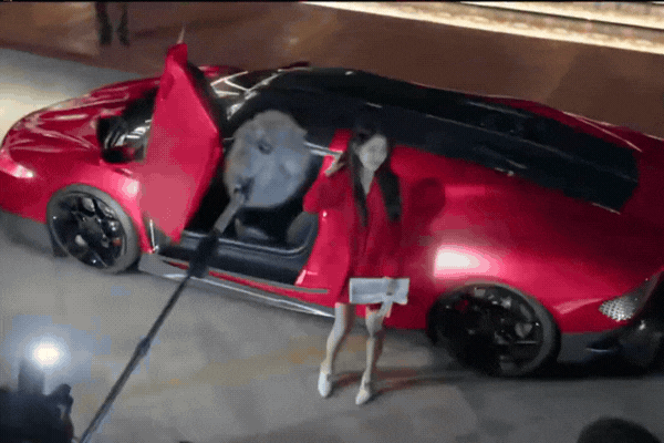 Cả thế giới đang đổ x&ocirc; xem phim H&agrave;n hot đi&ecirc;n đảo: Nam ch&iacute;nh khoe th&acirc;n qu&aacute; ch&aacute;y, xa hoa lộng lẫy ngập m&ugrave;i tiền- Ảnh 4.