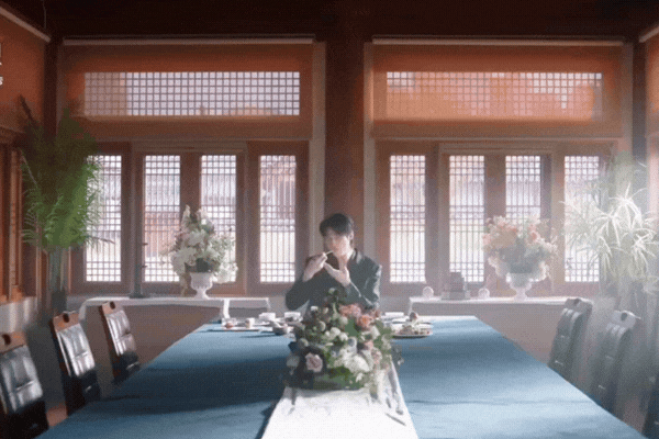 Cả thế giới đang đổ x&ocirc; xem phim H&agrave;n hot đi&ecirc;n đảo: Nam ch&iacute;nh khoe th&acirc;n qu&aacute; ch&aacute;y, xa hoa lộng lẫy ngập m&ugrave;i tiền- Ảnh 8.