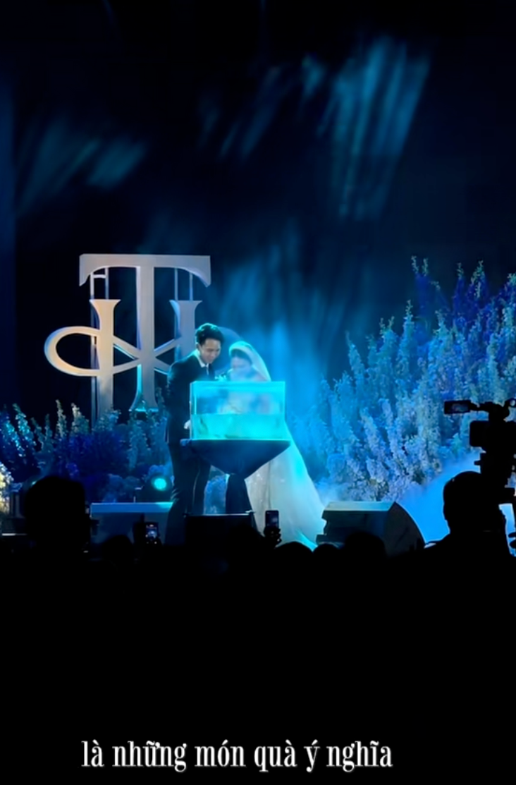 Đại thiếu gia Bạc Li&ecirc;u chi hơn nửa tỷ cho lễ gia ti&ecirc;n, đ&aacute;m cưới c&oacute; 1-0-2 mang chất ri&ecirc;ng của gia tộc h&agrave;o m&ocirc;n- Ảnh 22.