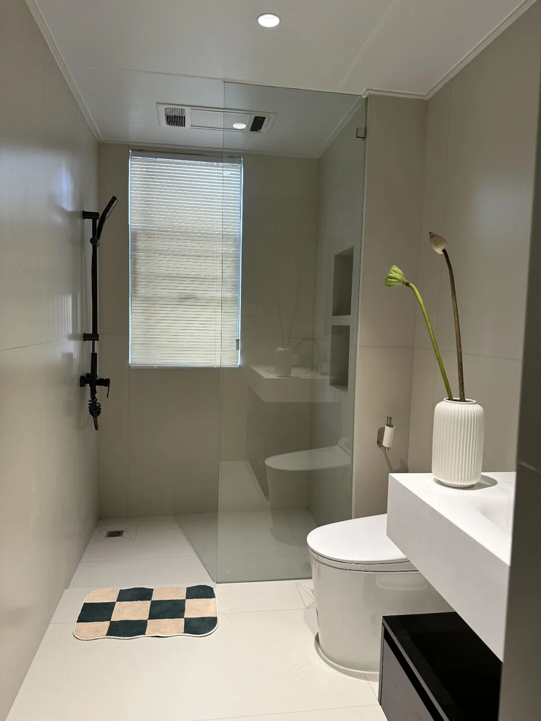 Tưởng hiện đại, ai ngờ phiền to&aacute;i: 8 sai lầm thiết kế nội thất nhiều người gặp phải- Ảnh 1.