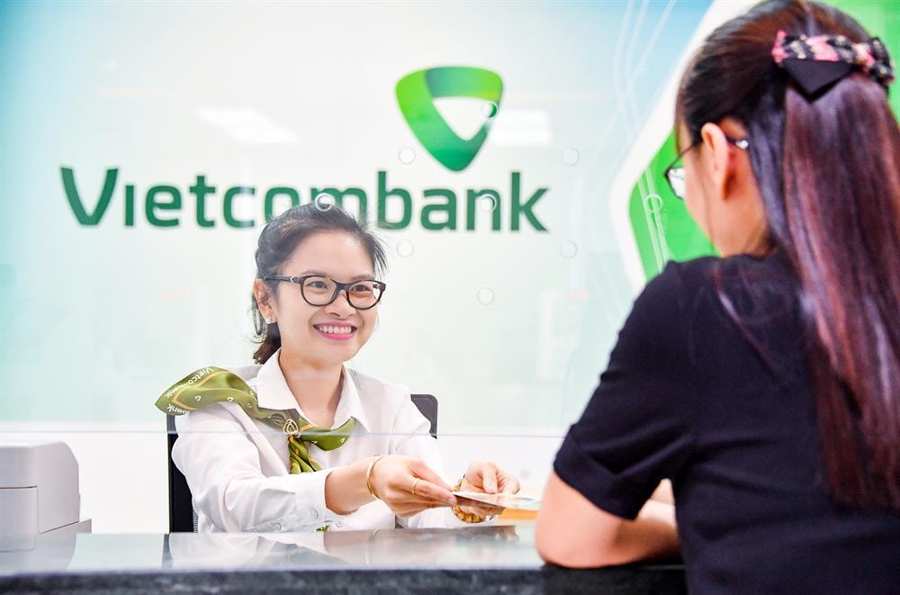 Vietcombank th&ocirc;ng b&aacute;o sẽ điều chỉnh l&atilde;i suất tiết kiệm từ thứ Hai tuần tới- Ảnh 1.