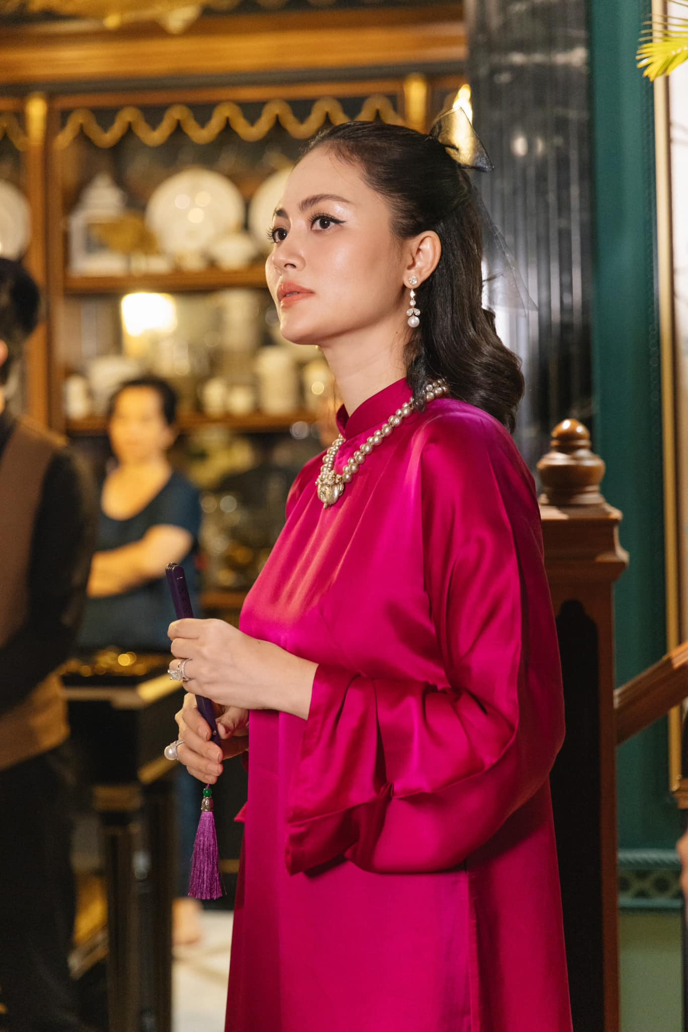 Việt Nam c&oacute; 1 mỹ nh&acirc;n đẹp như Ho&agrave;ng hậu bước ra từ lịch sử, cứ xuất hiện l&agrave; thế gian chỉ c&ograve;n lại nhan sắc- Ảnh 8.