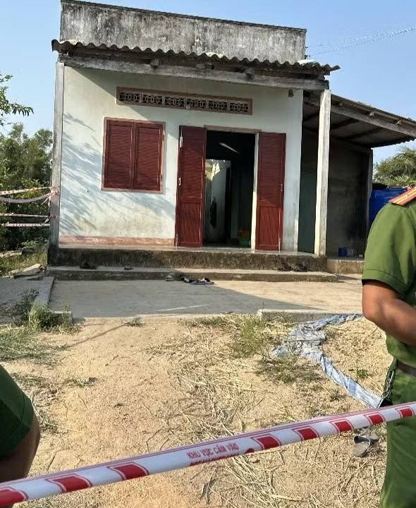 Vụ nhiều thi thể trong căn nh&agrave; cấp 4: X&aacute;c định danh t&iacute;nh nạn nh&acirc;n, c&oacute; 2 học sinh lớp 9- Ảnh 2.