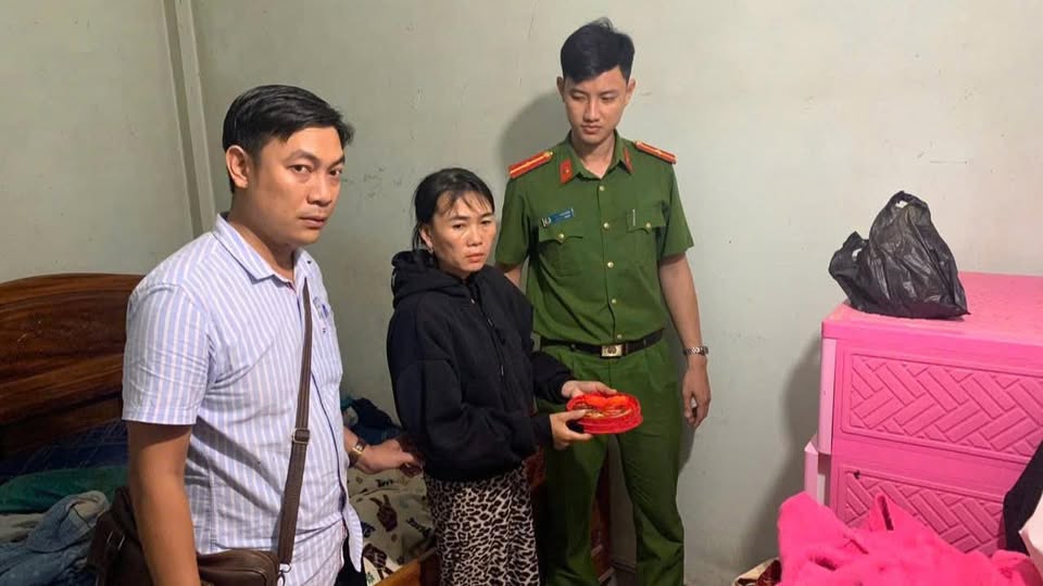 Bắt người phụ nữ b&aacute;n đồ ăn s&aacute;ng Trần Thị Tươi- Ảnh 1.