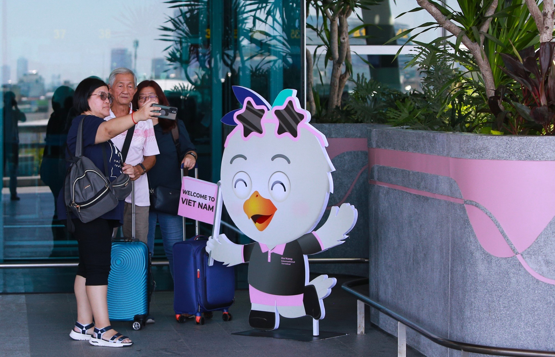 Kh&ocirc;ng phải T&acirc;n Sơn Nhất hay Nội B&agrave;i, đ&acirc;y l&agrave; nh&agrave; ga quốc tế duy nhất tại Việt Nam được đ&aacute;nh gi&aacute; 5 sao - Ảnh 6.