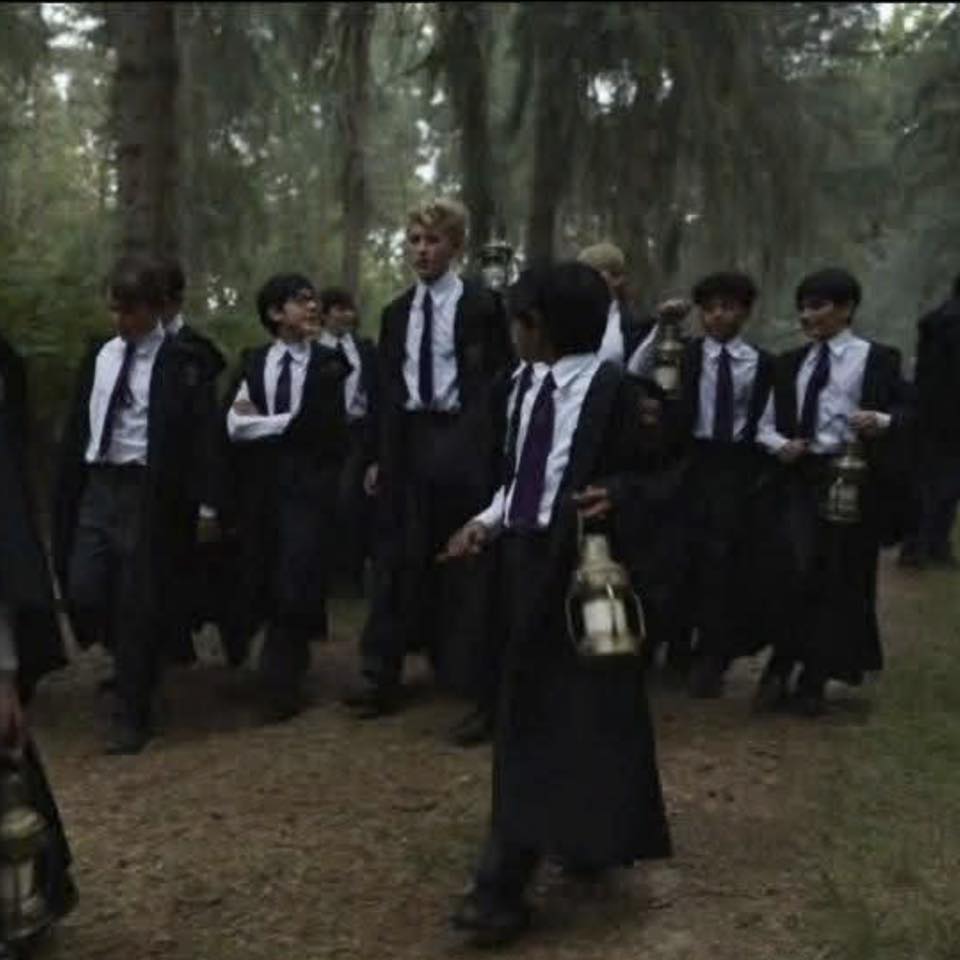 Tranh c&atilde;i Draco Malfoy ở Harry Potter bản mới: Nh&agrave; gi&agrave;u mới nh&uacute; đ&ograve;i l&agrave;m qu&yacute; tộc thượng đẳng, tuổi g&igrave; so với bản gốc- Ảnh 4.