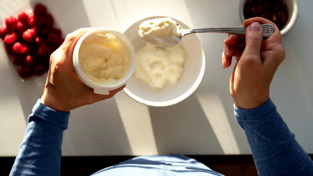 Người đ&agrave;n &ocirc;ng đột quỵ qua đời sau khi thức dậy buổi s&aacute;ng: 2 thời điểm đặc biệt dễ bị đột quỵ m&agrave; nhiều người kh&ocirc;ng biết - Ảnh 2.