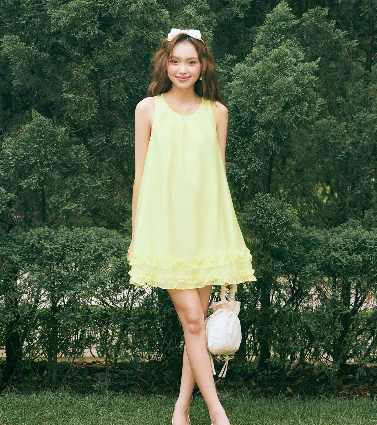 Ch&aacute;n diện đồ đen trắng, đổi sang 5 m&agrave;u sắc n&agrave;y để "mặc l&agrave; đẹp" suốt m&ugrave;a h&egrave;- Ảnh 9.