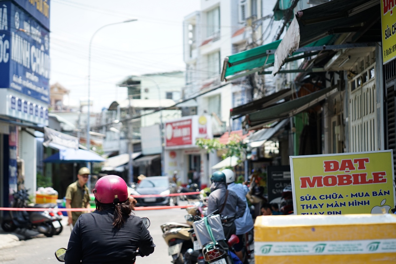 Lời kể từ hiện trường vụ ch&aacute;y nh&agrave; trọ ở TP.HCM: 2 nạn nh&acirc;n tử vong mới chuyển đến 2 ng&agrave;y- Ảnh 7.