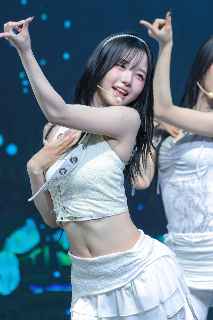 Nữ ca sĩ 2k7 g&acirc;y ch&uacute; &yacute; v&igrave; giảm c&acirc;n: Từ idol ngọt ng&agrave;o, giờ gầy g&ograve; như &ldquo;x&aacute;c sống&rdquo;- Ảnh 3.