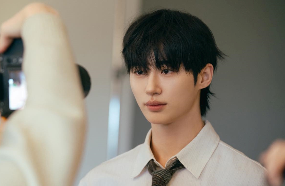 Sao mỹ nam n&agrave;y được gọi l&agrave; diễn vi&ecirc;n hay vậy: Đơ như robot đang cố thể hiện cảm x&uacute;c, c&oacute; mỗi c&aacute;i miệng l&agrave; biết cử động- Ảnh 8.