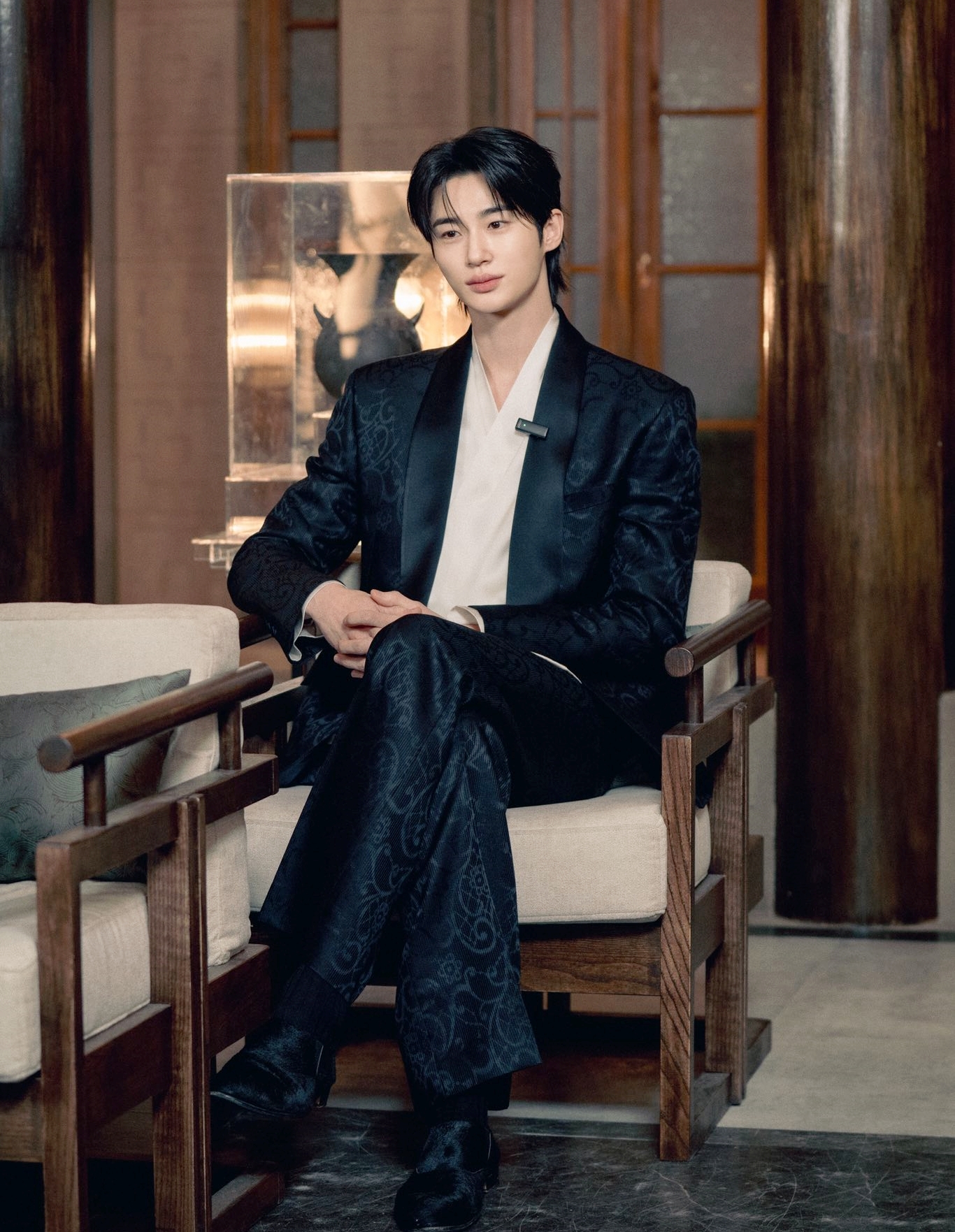 Sao mỹ nam n&agrave;y được gọi l&agrave; diễn vi&ecirc;n hay vậy: Đơ như robot đang cố thể hiện cảm x&uacute;c, c&oacute; mỗi c&aacute;i miệng l&agrave; biết cử động- Ảnh 2.