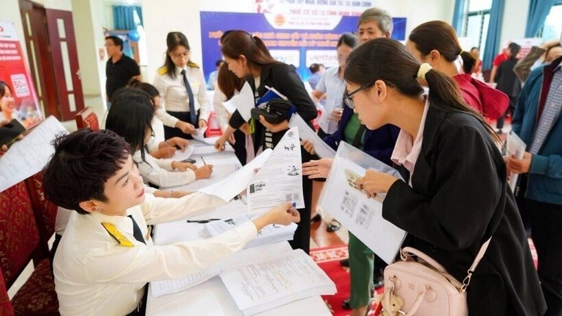 Cục thuế ra th&ocirc;ng tư mới: Doanh thu hộ kinh doanh kh&ocirc;ng c&ograve;n &ldquo;ước lượng, tự khai&rdquo;- Ảnh 1.