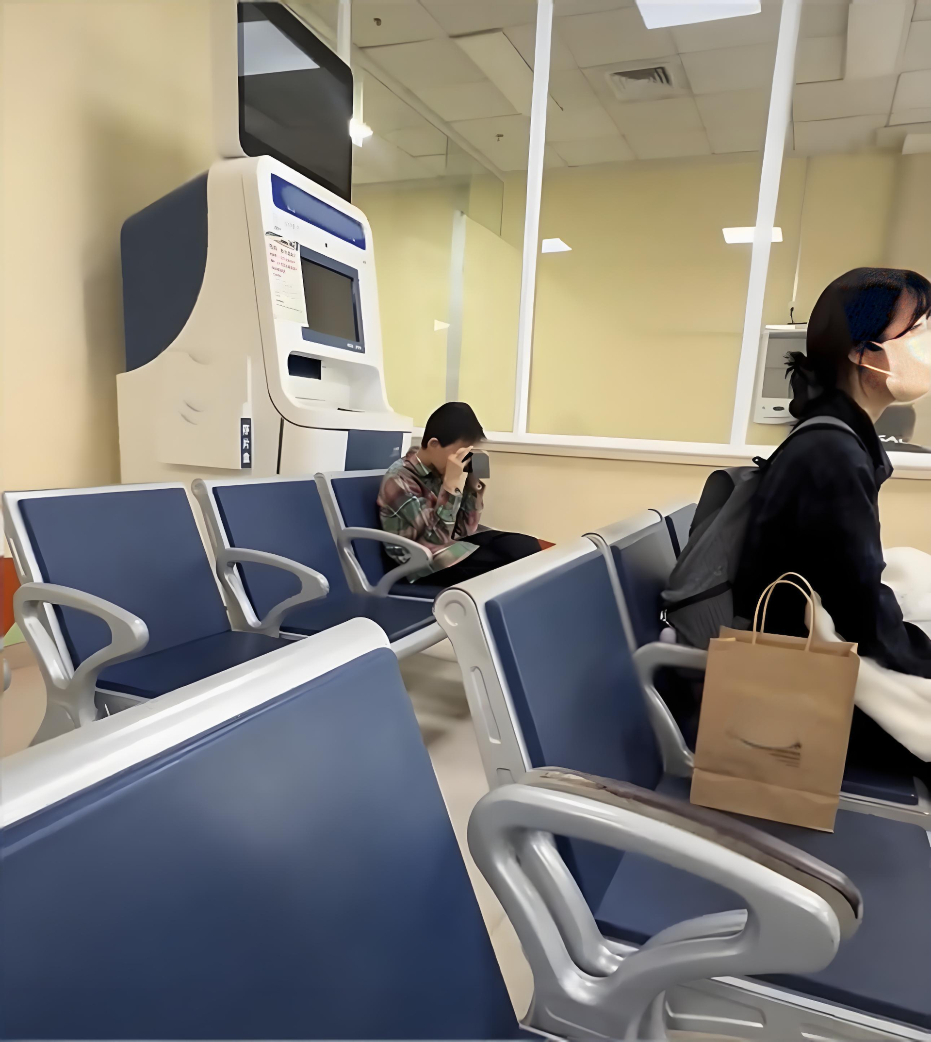 Kiểu trẻ n&agrave;y sớm muộn cũng bị "đ&agrave;o thải": Cảnh tượng trong bệnh viện khiến nhiều phụ huynh giật m&igrave;nh- Ảnh 2.