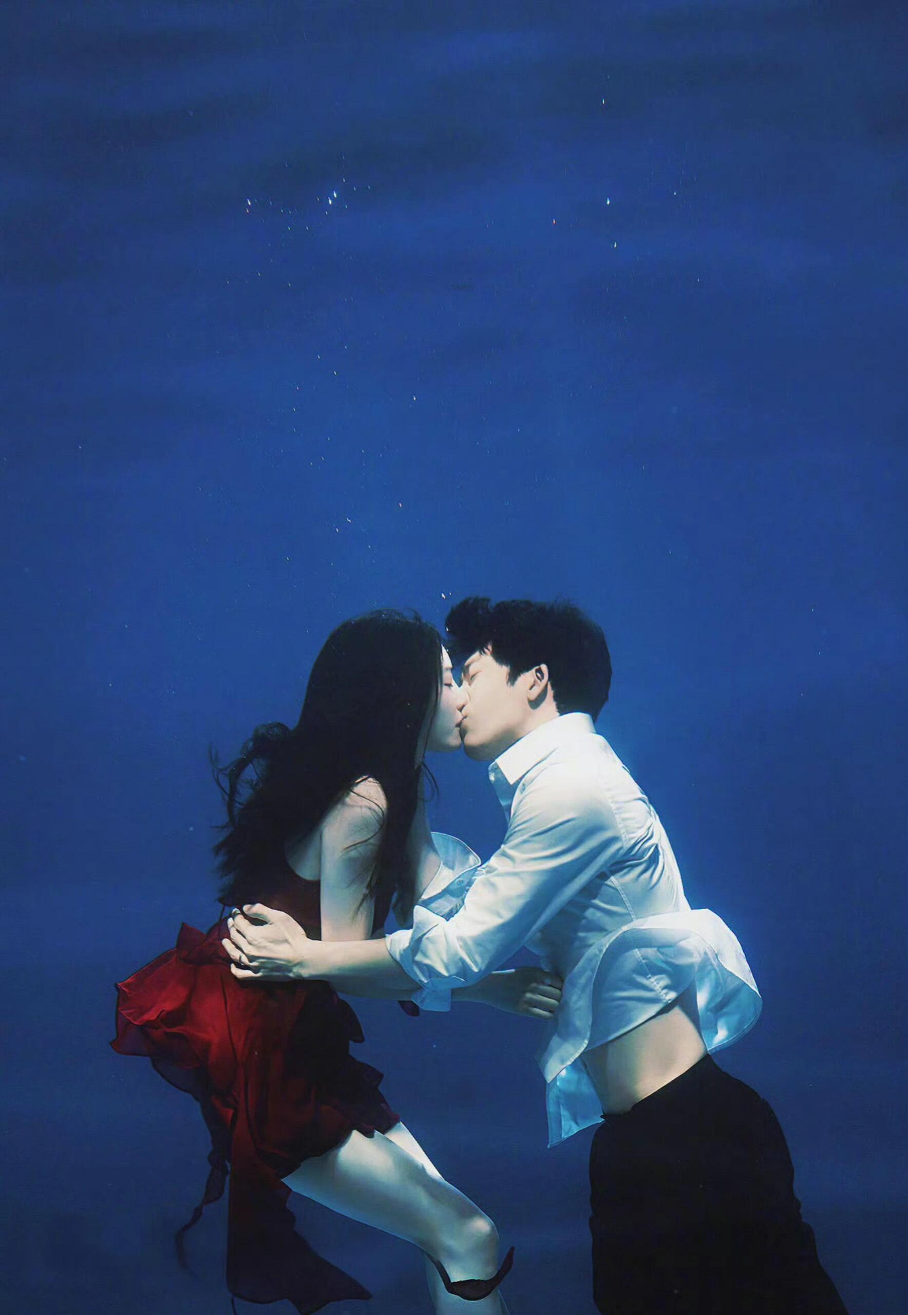 Xuất hiện cảnh h&ocirc;n đẹp nhất phim Trung Quốc: Cặp ch&iacute;nh đẹp như thơ nhưng netizen vẫn đi&ecirc;n tiết v&igrave; 1 l&yacute; do- Ảnh 3.