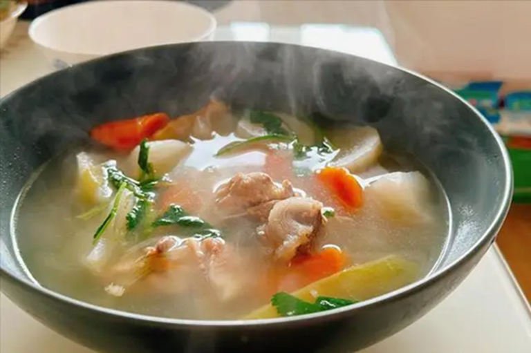 Người đ&agrave;n &ocirc;ng 57 tuổi mắc ung thư giai đoạn cuối d&ugrave; kh&ocirc;ng h&uacute;t thuốc, uống rượu, nguy&ecirc;n nh&acirc;n từ 1 th&oacute;i quen ăn uống nhiều người th&iacute;ch- Ảnh 2.