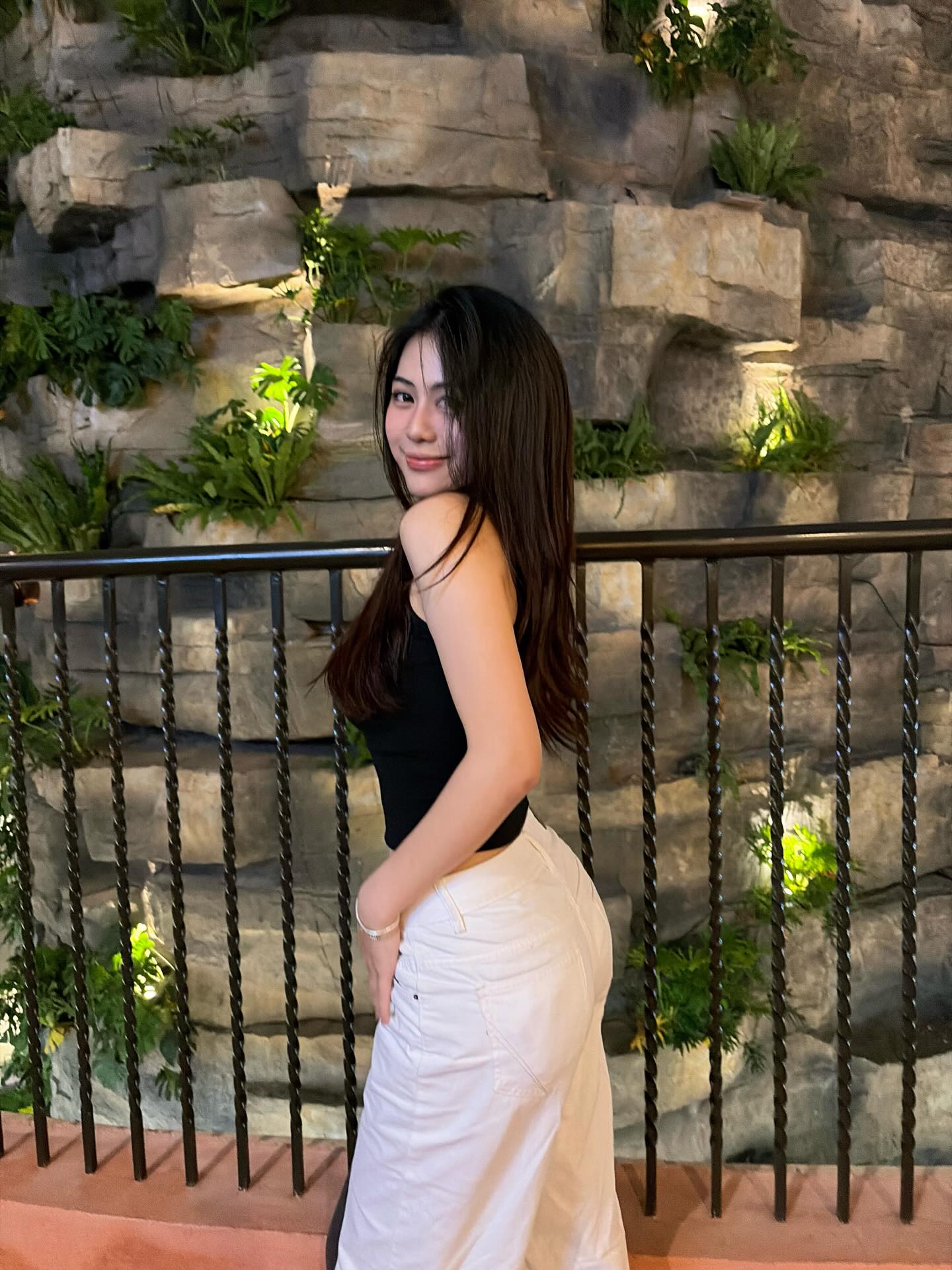 Lộ diện nhan sắc của c&ocirc; g&aacute;i cả mạng x&atilde; hội t&igrave;m kiếm - Ảnh 16.