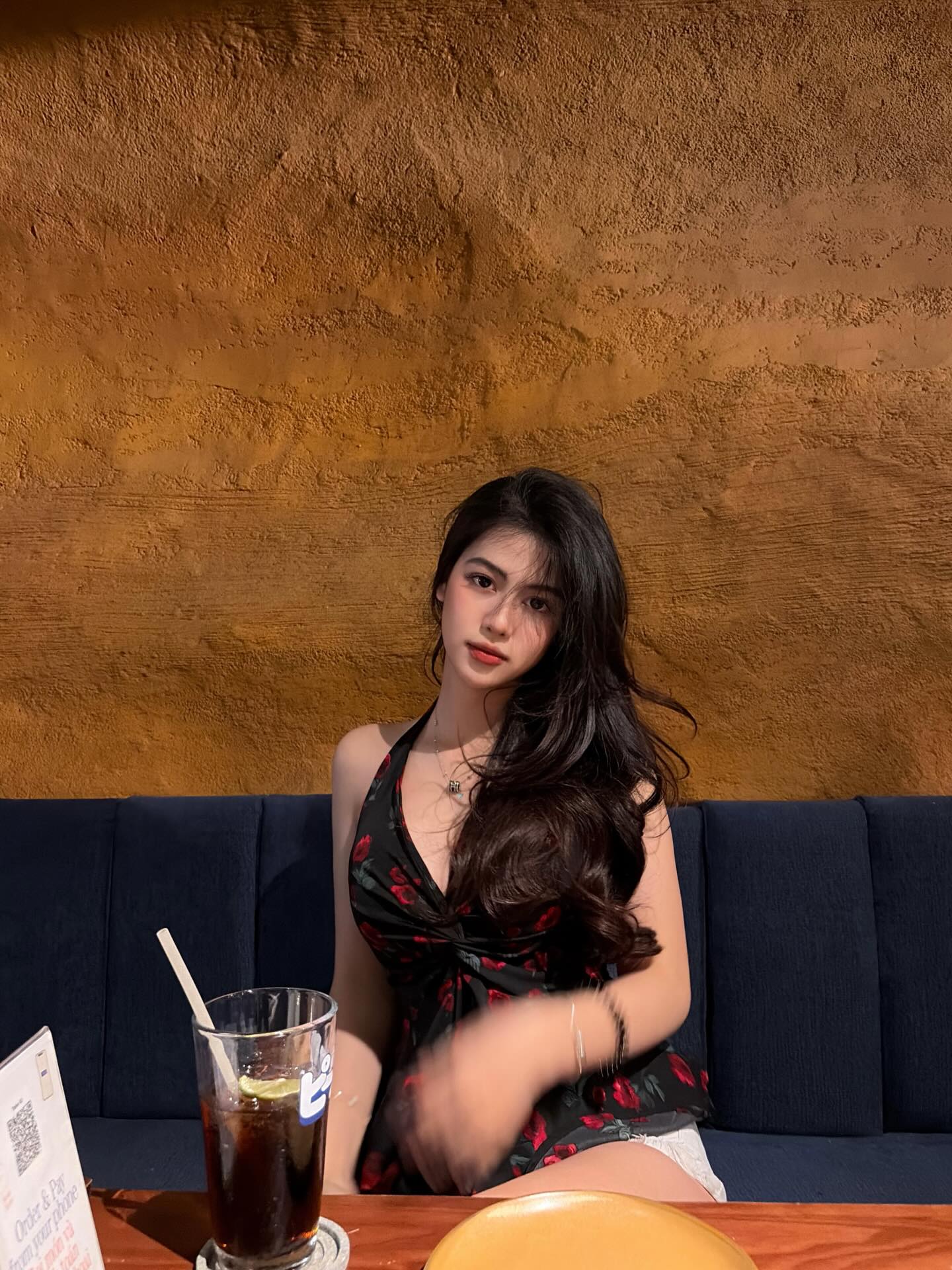 Lộ diện nhan sắc của c&ocirc; g&aacute;i cả mạng x&atilde; hội t&igrave;m kiếm - Ảnh 1.