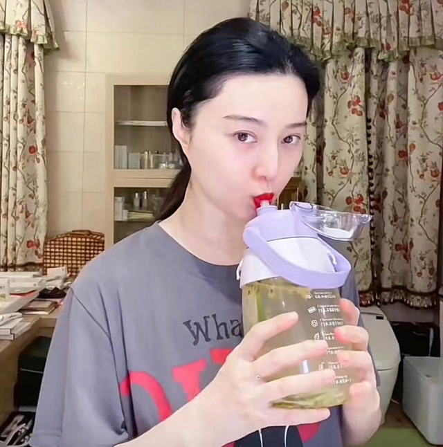 L&agrave;n da Phạm Băng Băng đẹp như 1 kiệt t&aacute;c, kh&oacute; tin c&ocirc; đ&atilde; 45 tuổi- Ảnh 5.