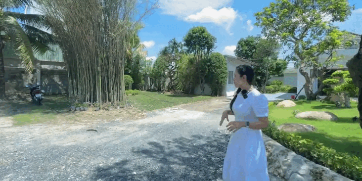 Nữ diễn vi&ecirc;n từng nhận c&aacute;t-x&ecirc; 30 c&acirc;y v&agrave;ng, tuổi 54 sống chill trong biệt thự 3.000m&sup2; ở B&igrave;nh Dương- Ảnh 6.