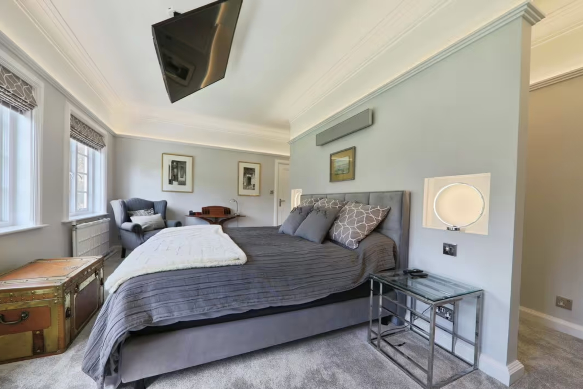 Ho&agrave;ng gia Anh r&aacute;o b&aacute;n biệt thự gi&aacute; hơn 45 tỷ đồng- Ảnh 3.