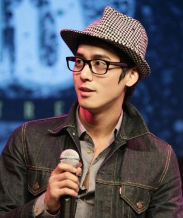 Nam diễn vi&ecirc;n 1m8 đẹp nức tiếng rơi từ tầng 11 xuống đất- Ảnh 3.