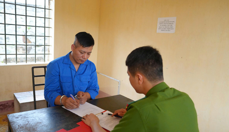 Truy sát chồng mới của vợ cũ, phóng hỏa đốt nhà hàng- Ảnh 1. Truy sát chồng mới của vợ cũ, phóng hỏa đốt nhà hàng- Ảnh 1.