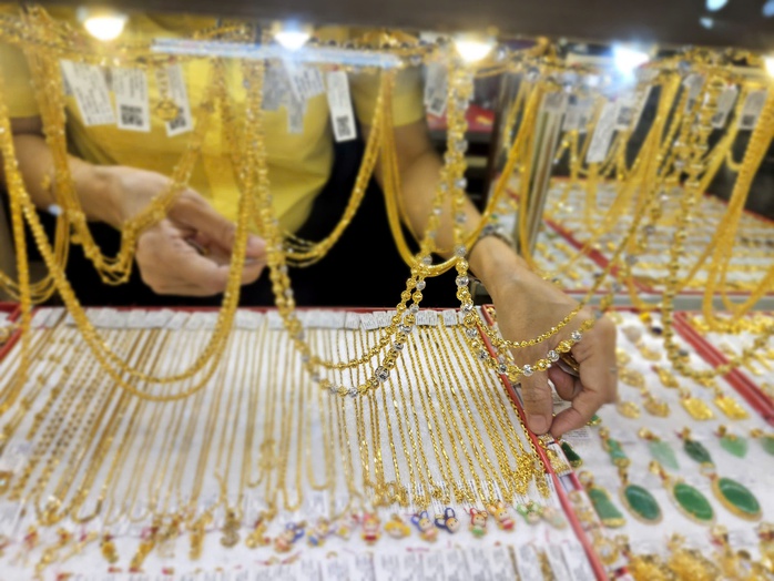 Giá vàng hôm nay 12-4: Vàng miếng SJC giảm, ngược dòng giá thế giới- Ảnh 1. Giá vàng hôm nay 12-4: Vàng miếng SJC giảm, ngược dòng giá thế giới- Ảnh 1.