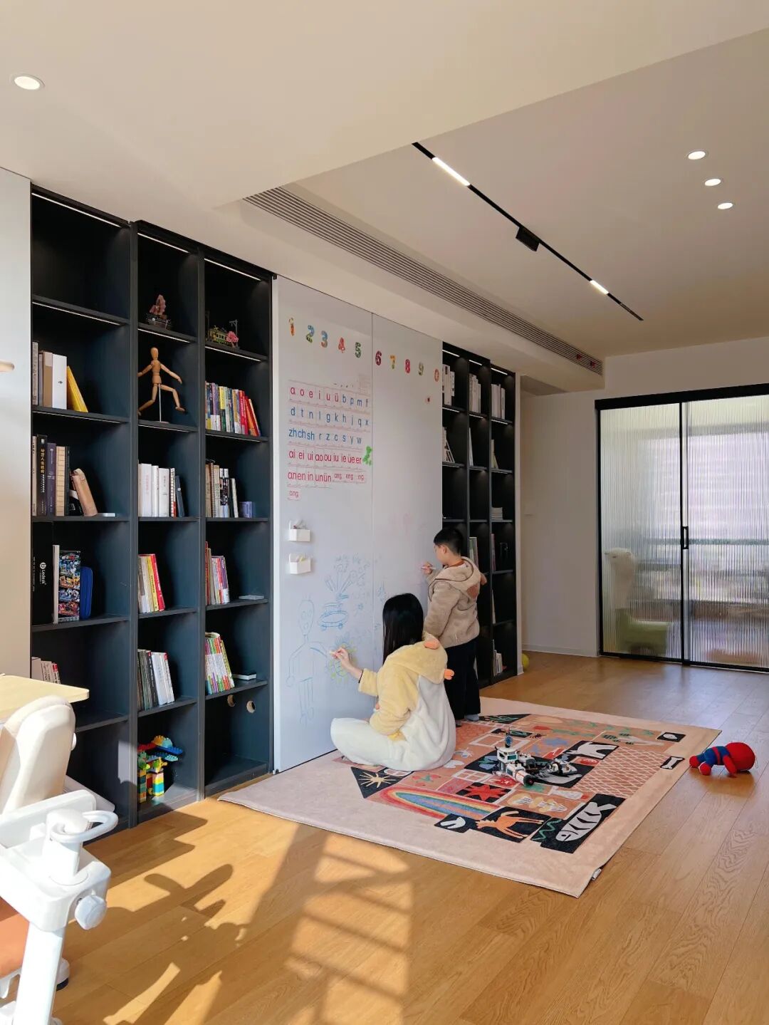 C&oacute; một kiểu hạnh ph&uacute;c rất &ldquo;đời thường&rdquo;: 8 chi tiết thiết kế nhỏ gi&uacute;p ng&ocirc;i nh&agrave; sống c&agrave;ng l&acirc;u c&agrave;ng thấy dễ chịu- Ảnh 5.