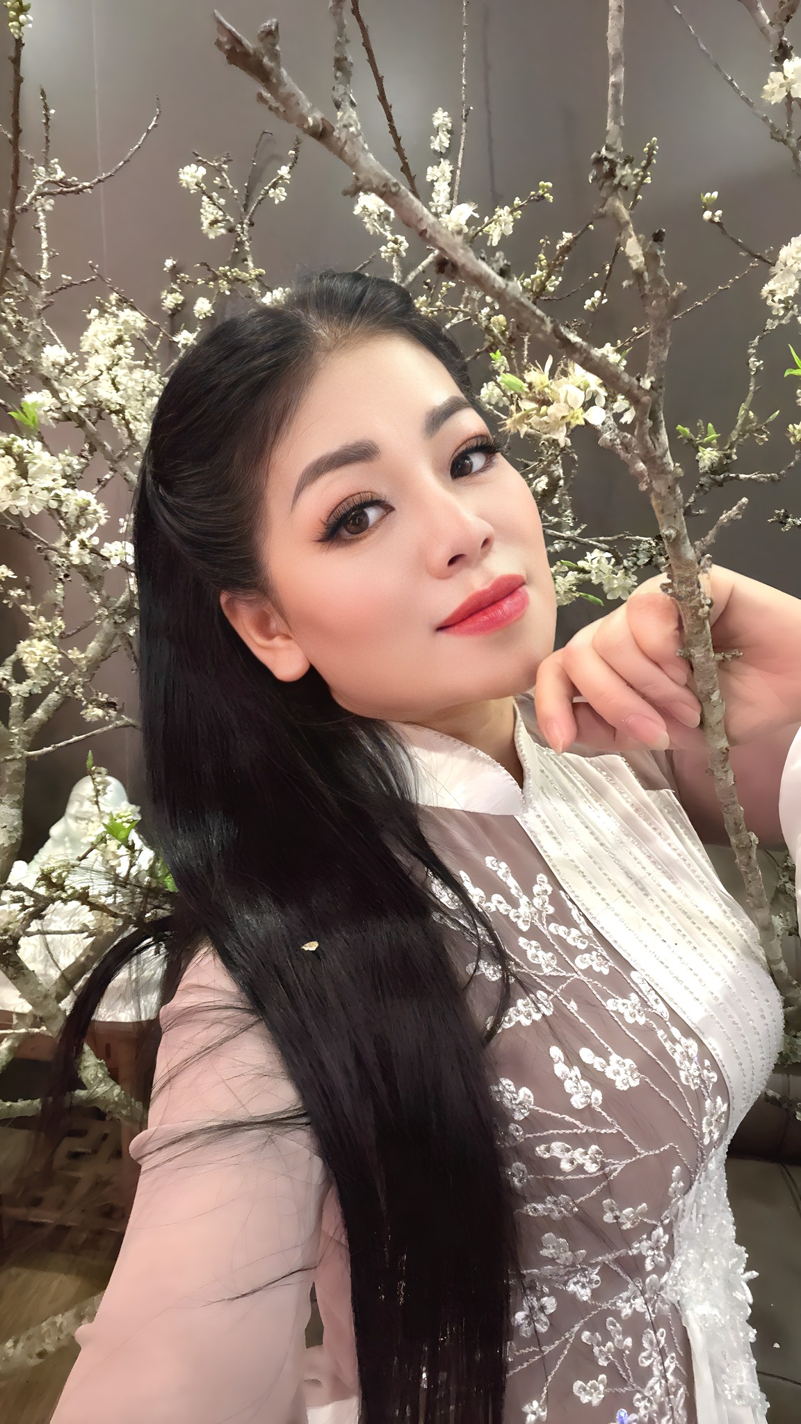 Mẹ đơn th&acirc;n 4 con l&agrave; "nữ ho&agrave;ng nhạc đỏ" đ&igrave;nh đ&aacute;m: "H&ocirc;m nay trời đẹp, em cũng xinh"- Ảnh 3.