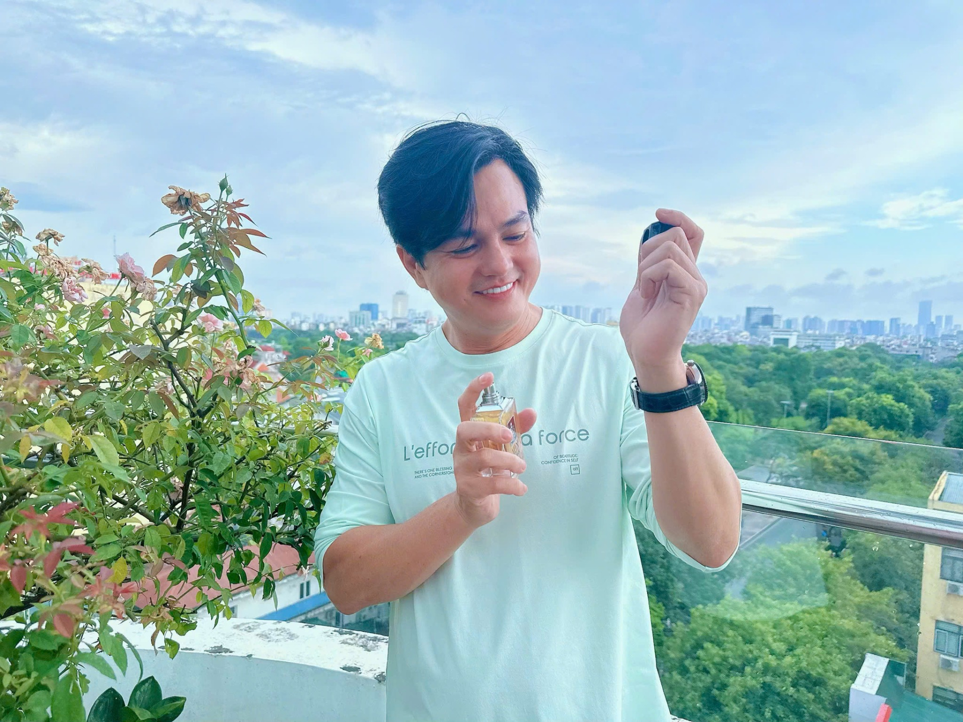 "&Ocirc;ng ho&agrave;ng m&agrave;n ảnh Việt" một thời chăm chỉ phụ vợ k&eacute;m 8 tuổi b&aacute;n nước hoa, 51 tuổi vẫn nu&ocirc;i con mọn- Ảnh 8.