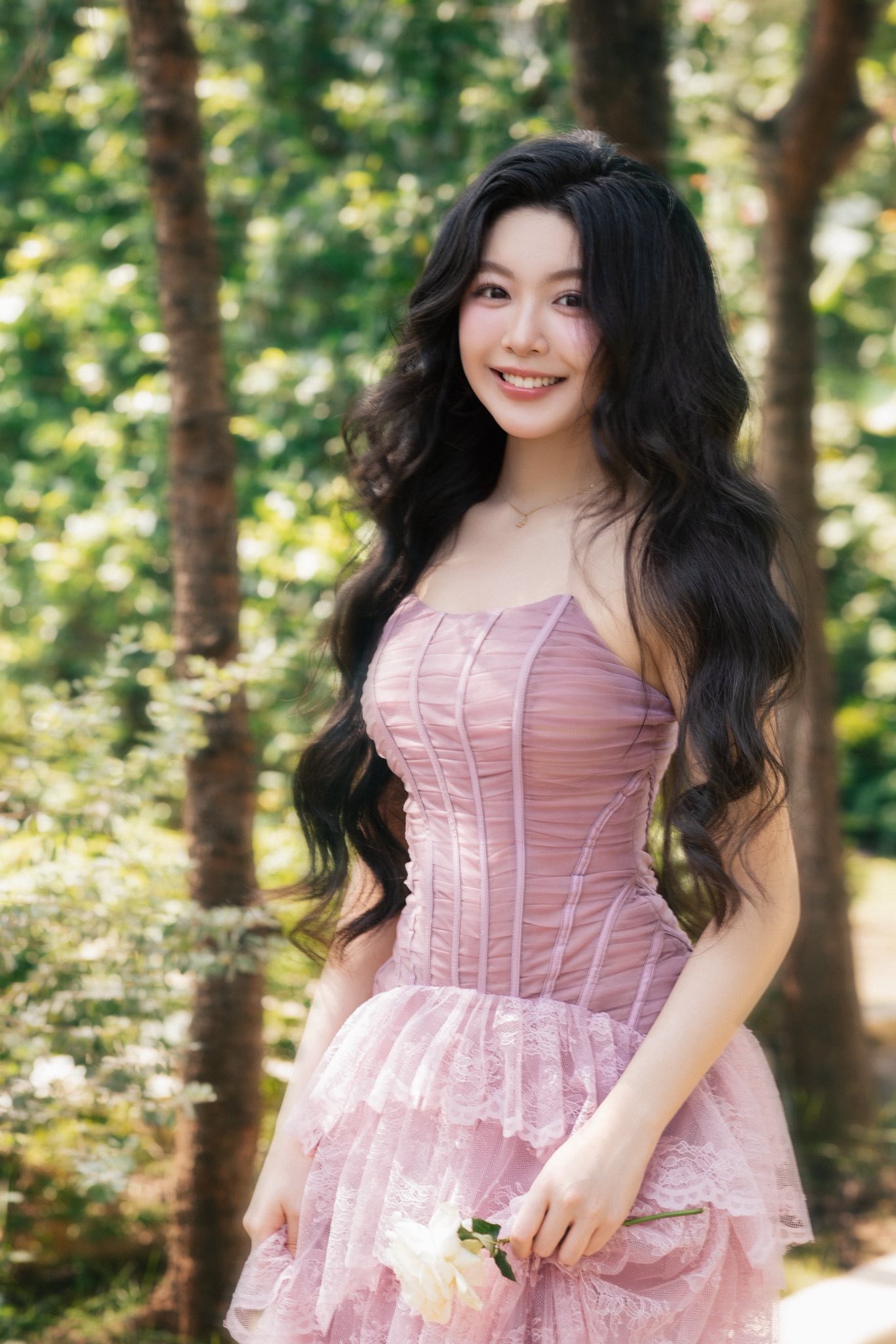 C&aacute;ch Lọ Lem đối diện với tin đồn hẹn h&ograve; thiếu gia- Ảnh 4.