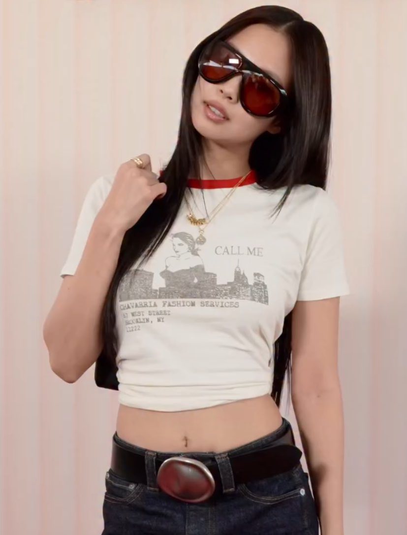 Coachella 2026: Bộ 3 BLACKPINK &ldquo;ngoan xinh&hellip; nhạt&rdquo;, kh&ocirc;ng ai nổi hơn Kylie Jenner v&igrave; chiếc &aacute;o in mặt một người- Ảnh 12.