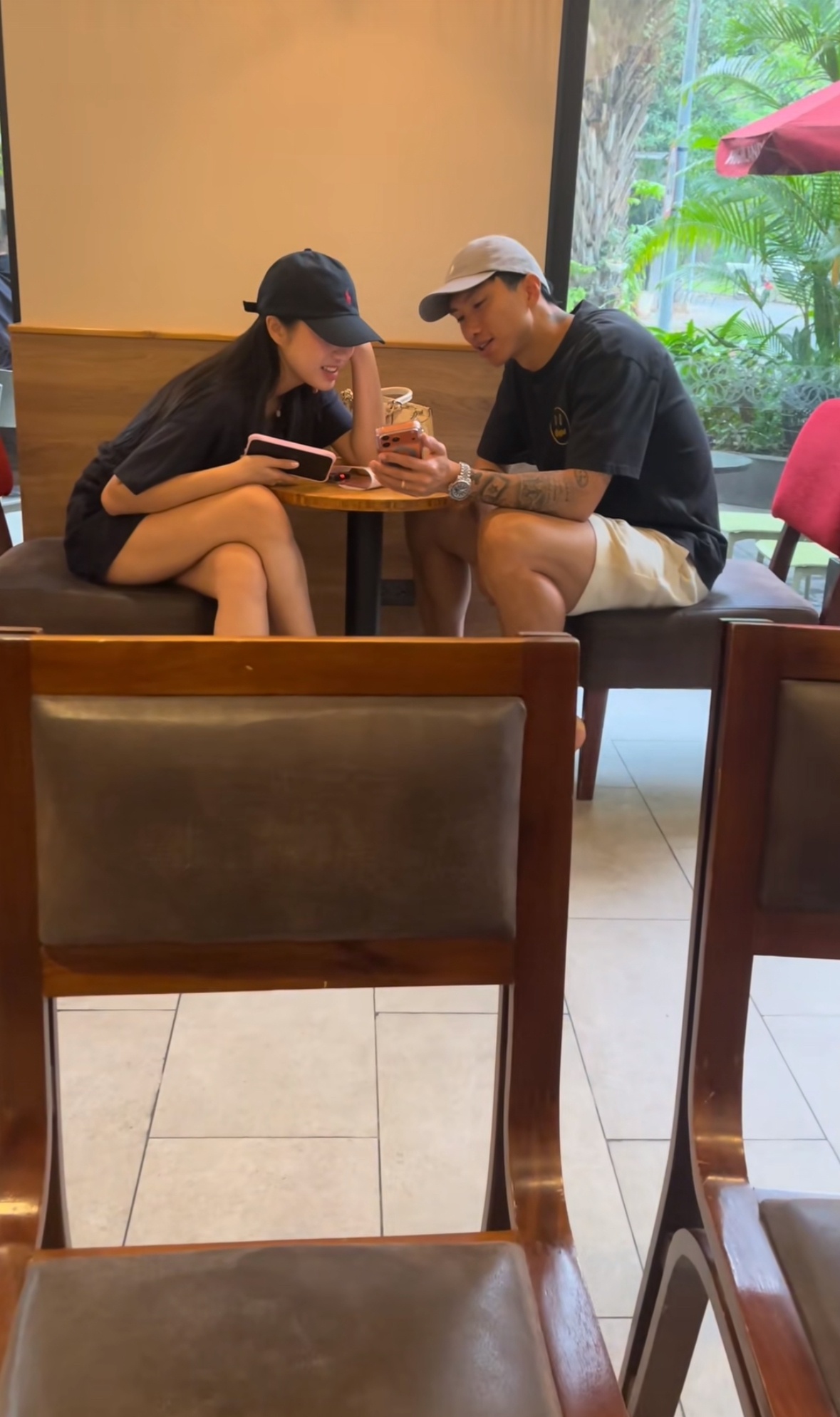 Team qua đường bắt gặp Doãn Hải My và Đoàn Văn Hậu: “Họ vẫn rất hạnh phúc“- Ảnh 1. Team qua đường bắt gặp Doãn Hải My và Đoàn Văn Hậu: “Họ vẫn rất hạnh phúc“- Ảnh 1.