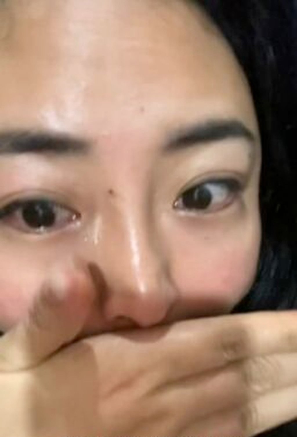 Ch&ecirc; lương b&egrave;o, nữ nh&acirc;n vi&ecirc;n thản nhi&ecirc;n ngủ nướng 5 tiếng ở c&ocirc;ng ty để "dạy" sếp b&agrave;i học: "Tiền n&agrave;o của nấy!"- Ảnh 2.