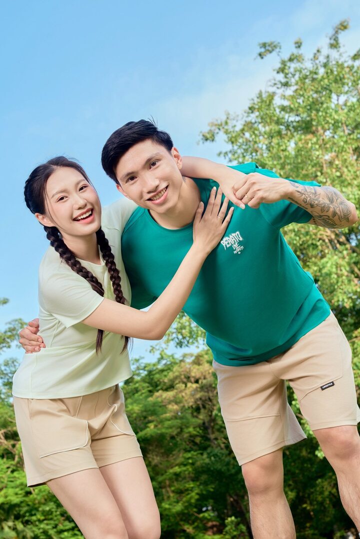 B&agrave; x&atilde; cầu thủ Đo&agrave;n Văn Hậu: Từng lọt top 10 Hoa hậu Việt Nam, học vấn nổi bật- Ảnh 1.