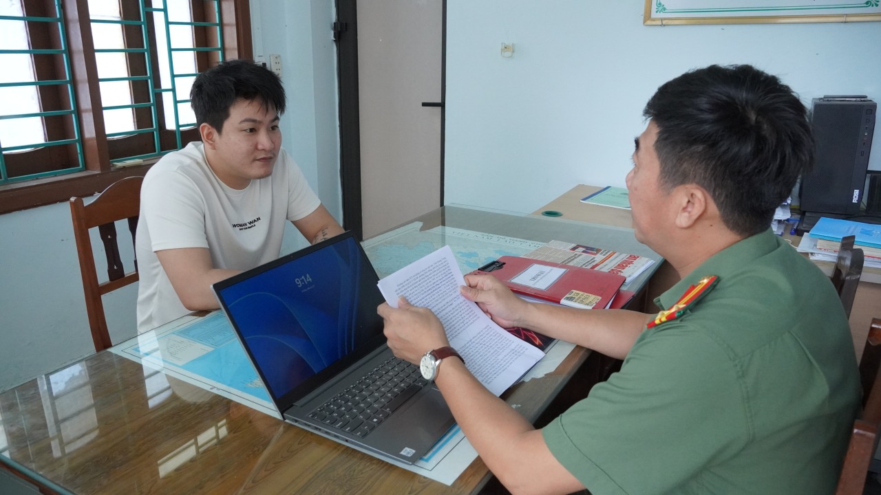 Cảnh báo thủ đoạn lừa đảo qua mặt xác thực sinh trắc học: 15 người sử dụng sim Vinaphone mất 3 tỷ đồng chỉ trong 24h- Ảnh 2. Cảnh báo thủ đoạn lừa đảo qua mặt xác thực sinh trắc học: 15 người sử dụng sim Vinaphone mất 3 tỷ đồng chỉ trong 24h- Ảnh 2.