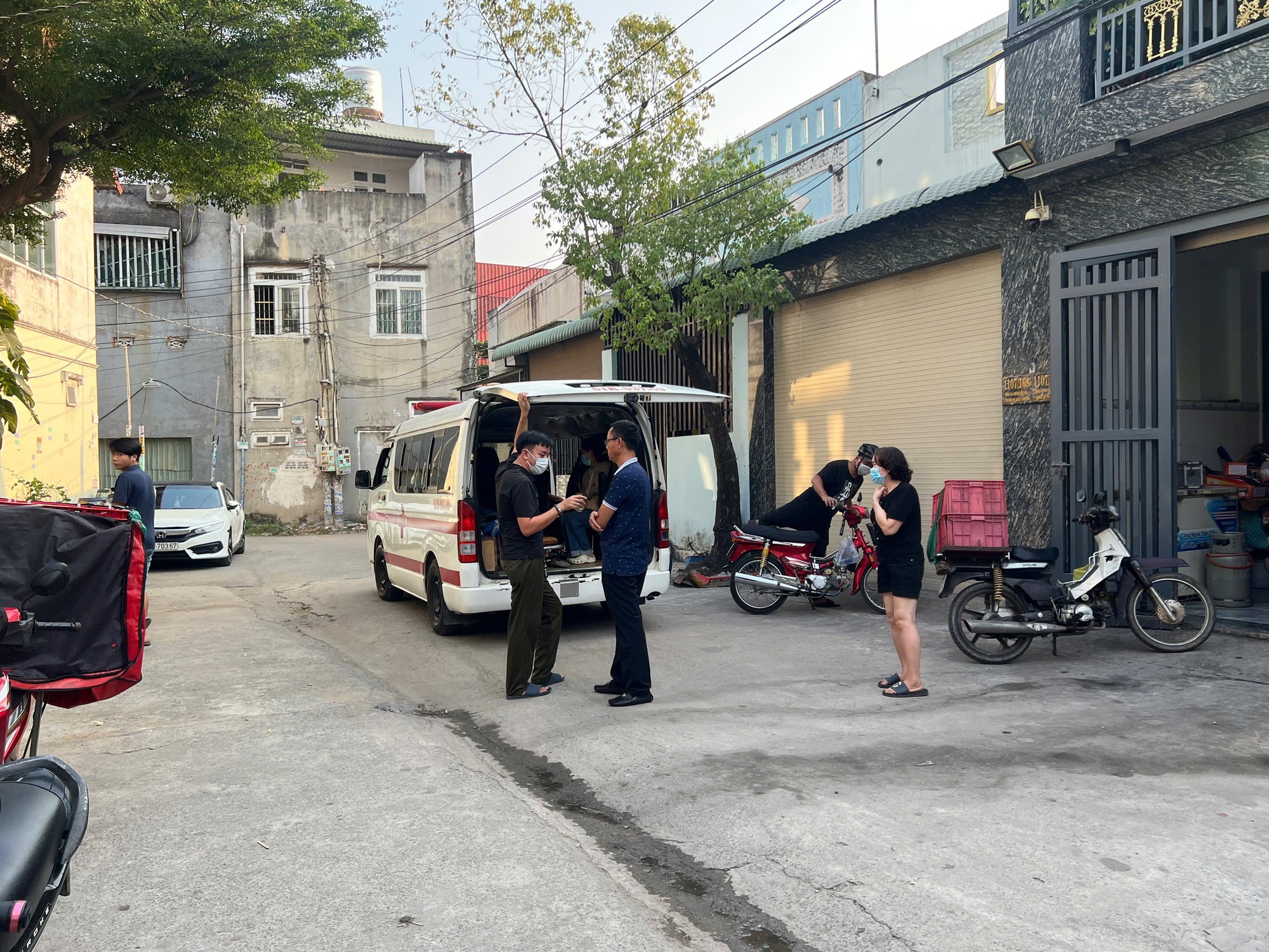 Nhận tin nhắn bất thường, vợ về nh&agrave; ph&aacute;t hiện chồng tử vong- Ảnh 1.