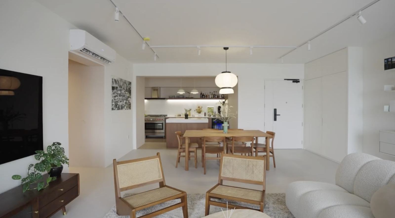 Đến thăm h&agrave;ng trăm ng&ocirc;i nh&agrave;, t&ocirc;i nhận ra nh&agrave; &ldquo;phong thuỷ tốt&rdquo; đều sở hữu 1 đặc điểm n&agrave;y: Kh&ocirc;ng phải m&ecirc; t&iacute;n m&agrave; l&agrave; thực tế- Ảnh 1.