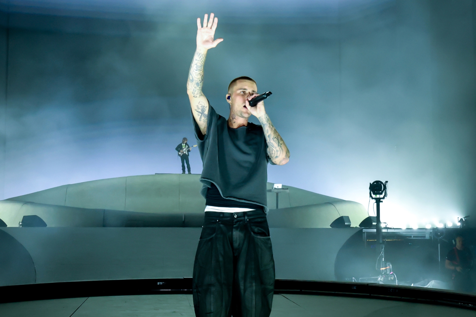 Tranh c&atilde;i căng nhất Coachella hiện tại: Justin Bieber ngồi h&aacute;t karaoke bỏ t&uacute;i 263 tỷ, nghệ sĩ nữ phải cố gắng đến mức n&agrave;o? - Ảnh 5.