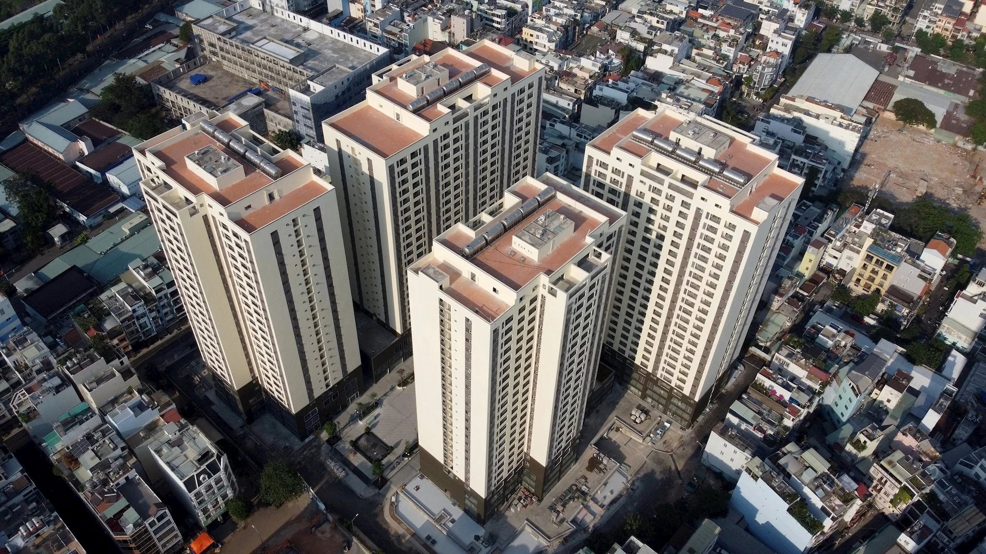 Hơn 12.000 người tranh mua 755 căn nh&agrave; ở x&atilde; hội: Chủ đầu tư cảnh b&aacute;o lừa đảo đặt cọc tr&aacute;i ph&eacute;p- Ảnh 1.