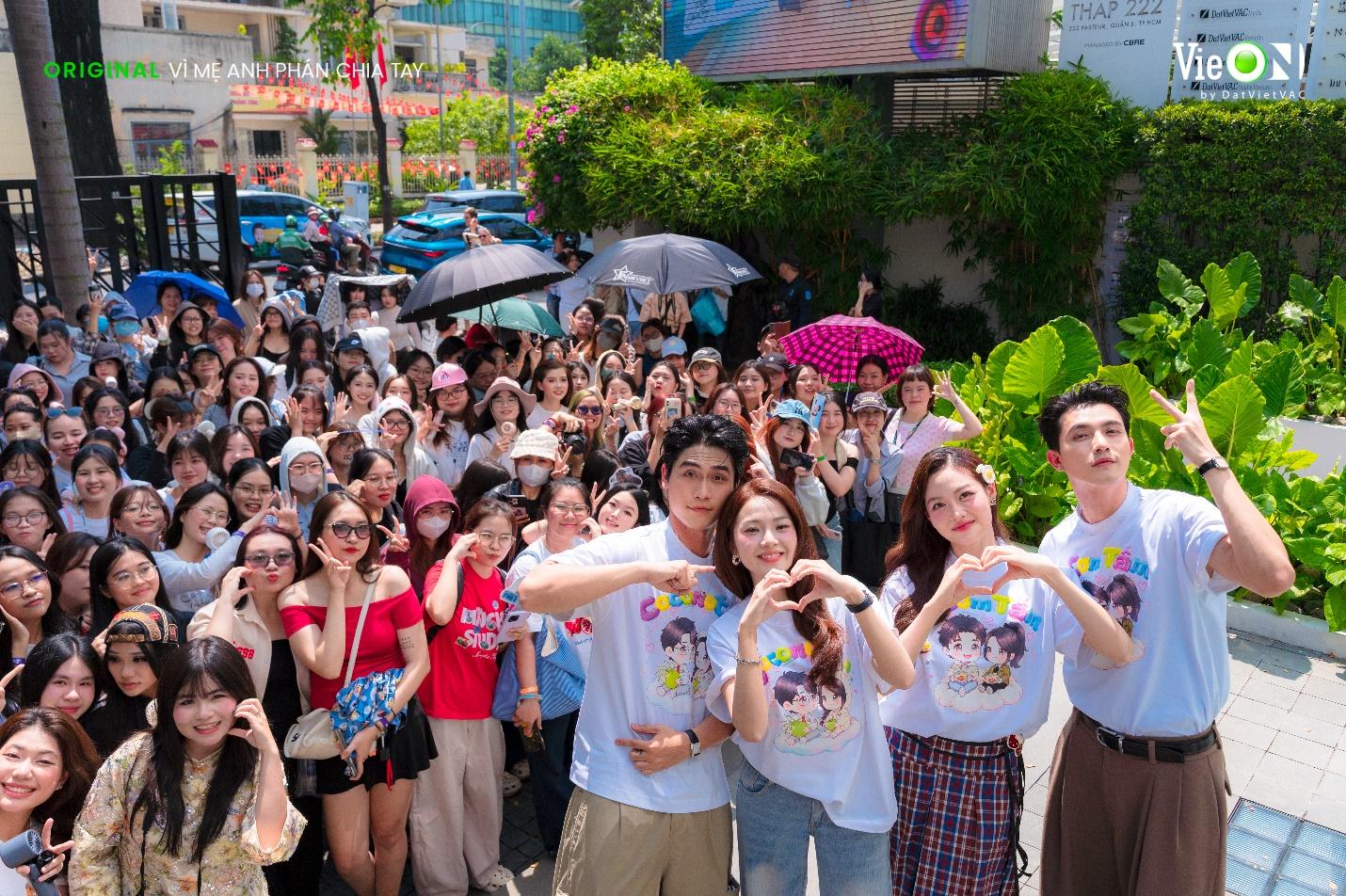 Chemistry bùng nổ, cặp đôi Vì Mẹ Anh Phán Chia Tay thừa nhận rung động với bạn diễn - Ảnh 2. Chemistry bùng nổ, cặp đôi Vì Mẹ Anh Phán Chia Tay thừa nhận rung động với bạn diễn - Ảnh 2.